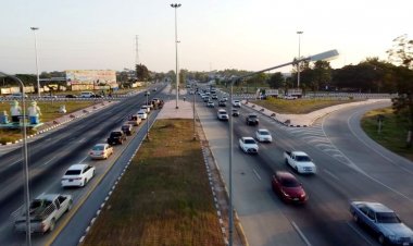 เส้นทางขึ้นเหนือผ่านพิจิตรรถกว่า 3 หมื่นคันทำการจราจรคับคั่งคาดเย็นค่ำนี้ทะลุ5หมื่นคันแน่