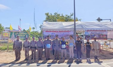 รอง ผบก.ภ.จว.ศรีสะเกษ มาเยี่ยมจุดบริการประชาชนเพื่อป้องกันและลดอุบัติเหตุช่วงเทศกาลปีใหม่