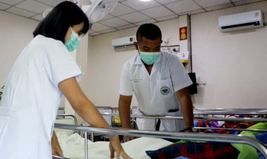 ยุคสังคมผู้สูงอายุธุรกิจรับฝากดูแลคนแก่ผู้ป่วยติดบ้านติดเตียงพให้ลูกหลานชาวพิจิตรท่องเที่ยวปีใหม่โดยไม่ต้องห่วงกังวล