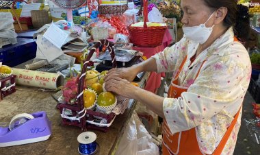 ชาวโคราชฮิตมอบกระเช้าผลไม้ของขวัญปีใหม่ดีต่อสุขภาพ