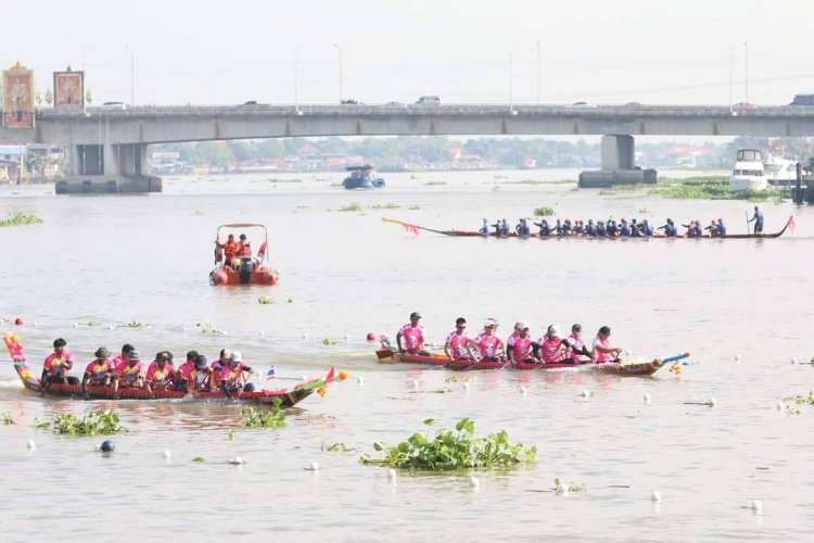 ยิ่งใหญ่!แข่งขันเรือยาวประเพณีปทุมธานีริมแม่น้ำเจ้าพระยา