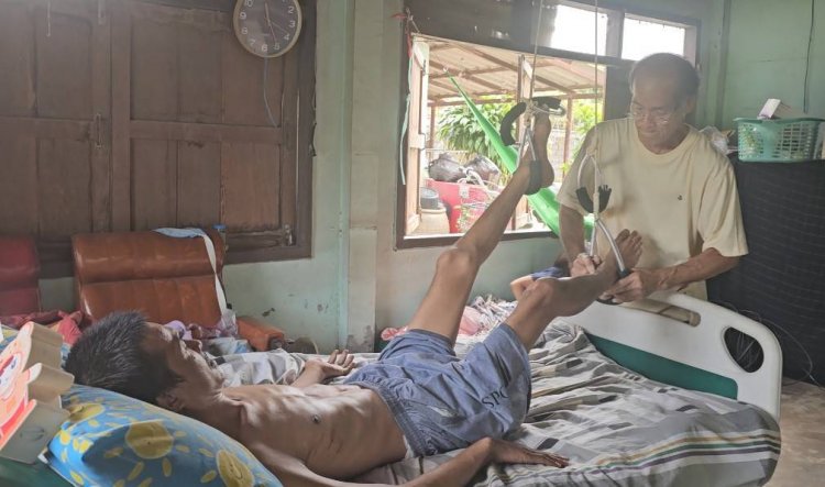 สุดยอดพ่อ!เฝ้าดูแลลูกป่วยติดเตียง -เมียอัมพฤกษ์ มาตลอดกว่า 40 ปี