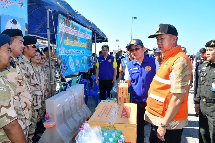 ผู้ว่าฯ ชลบุรี ออกตรวจเยี่ยมจุดร่วมและจุดบริการประชาชนในพื้นที่ช่วงเทศกาลปีใหม่