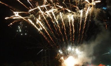 อบต.บางน้ำผึ้งจัดงานเคาว์ดาวน์ 2024 อย่างยิ่งใหญ่