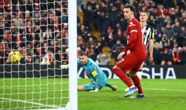 "หงส์แดง"เปิดรังไล่จิก"สาลิกาดง"ยึดจ่าฝูงเหนียวแน่น พรีเมียร์ ลีก