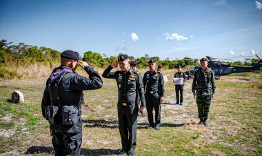 มทภ.2 เยี่ยมฐานชายแดนภูโคกใหญ่ ขอบคุณทหารพร้อมมอบสิ่งของและบำรุงขวัญ