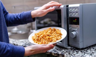 ผู้เชี่ยวชาญ แนะวิธีเลือกภาชนะอุ่นอาหารด้วยเตาไมโครเวฟให้ปลอดภัย