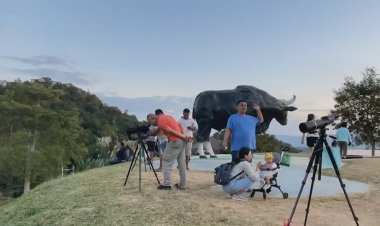 วังน้ำเขียวฮิตติดลมบน นทท.แห่นอนกางเต็นท์รับลมหนาว ส่องกระทิงเขาแผงม้า