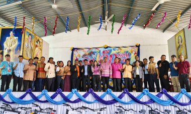 จัดใหญไฉไลกว่าทุกปี ..!! เทศบาลตำบลผือใหญ่มอบจักรยานแก่เด็ก 80 คัน