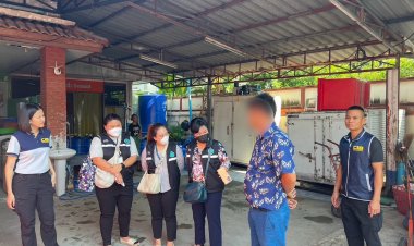 ทลายโรงงานผลิตลูกชิ้นเถื่อนย่านปทุมธานี 2 แห่ง ผลิต 9 ยี่ห้อ