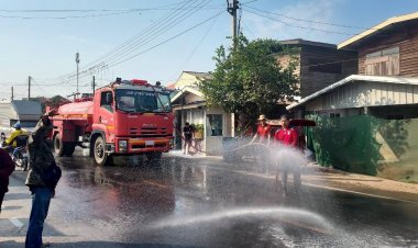 ทต.พระลับ เอาจริงล้างถนนป้องกันฝุ่น PM 2.5  พร้อมชวนชาวชุมชนร่วมใจงดเผา