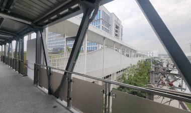 ศูนย์ราชการเฉลิมพระเกียรติฯ พร้อมเปิดทางเดินเชื่อมรถไฟฟ้าสายสีชมพู