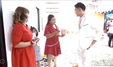 สีสัน!เจ้าบ่าวยุค 5G กดพร้อมเพย์ปุ๊บ โอนเงินพิชิตด่านประตูเงิน - ประตูทอง สู่ขอเจ้าสาว