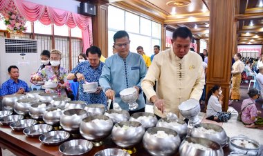 ผู้ว่าฯ ชลบุรี “พาทำบุญ ในวันธรรมสวนะ” น้อมนำหลักธรรม มาปรับใช้ในชีวิตประจำวัน