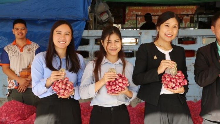 คนขอนแก่นพร้อมใจระดมกำลังซื้อหอมแดงศรีสะเกษแก้ปัญหาล้นตลาด