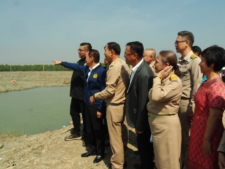 'พัชรวาท'ลงพื้นที่ดูความคืบหน้าโครงการแก้มลิงทุ่งหินอัมพวา