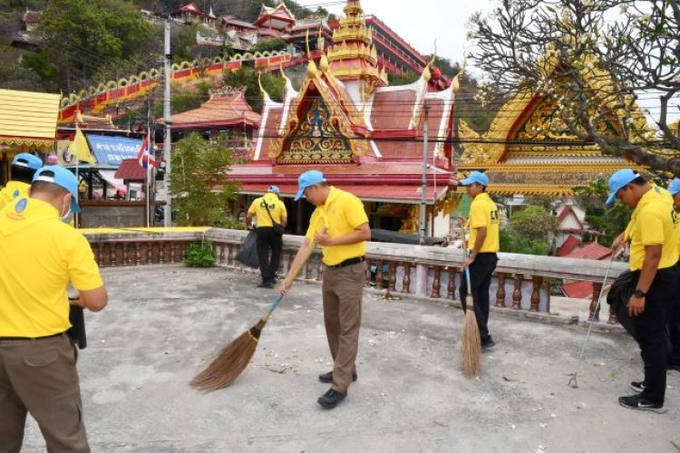 จิตอาสาชลบุรี รวมพลังร่วมกันพัฒนาเมืองสะอาดปรับปรุงภูมิทัศน์ ศาลเจ้าพ่อเขาใหญ่เกาะสีชัง
