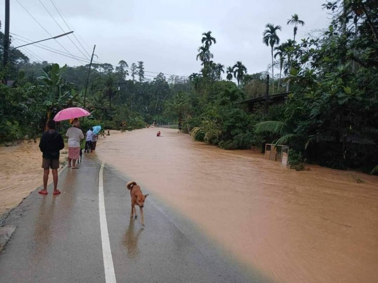 ฝนถล่มท่วมฉับพลันสุคินรินซ้ำอีกระลอกดินสไลด์ปิดทางเข้าหมู่บ้านตัดขาดโลกภายนอก