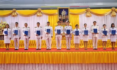 พ่อเมืองประกอบพิธีอัญเชิญหนังสือพระราชทานมอบให้โรงเรียนโคราช