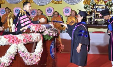 องคมนตรี ประสาทปริญญาบัตรแก่ผู้สำเร็จการศึกษาวิทยาลัยนครราชสีมา