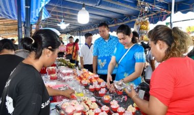 ผู้ว่าฯชลบุรีตรวจราคาสินค้าตรุษจีนกำชับห้ามเอาเปรียบผู้บริโภค