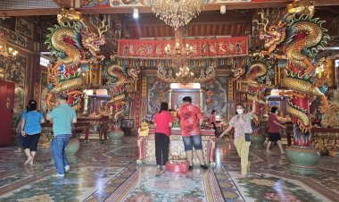 วันเที่ยวตรุษจีนเดินสายไหว้ขอพร-โชคลาภทั้งศาลเจ้า-ปิดทองฝังลูกนิมิต