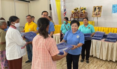 องค์กรภาคเอกชนร่วมหอการค้าชัยภูมิ มอบผ้าห่มกันหนาว หลังอากาศลดหนาวฮวบ