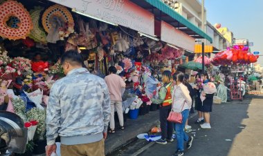 ช็อกโกแลตชิดซ้ายช่อเงินมาแรงวัยรุ่นฮิตซื้อมอบให้คนรักแทนใจ