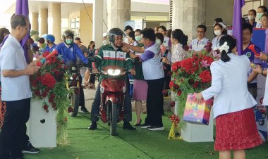 ผอ.รพ.ชัยภูมิแปลงร่างเป็นไรเดอร์ซิ่งจยย.ส่งยาให้ผู้ป่วยถึงบ้าน