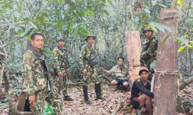 จนท.ล้อมจับมอดไม้ชาวกัมพูชาลักลอบมาตัดไม้หวงห้ามในฝั่งไทย