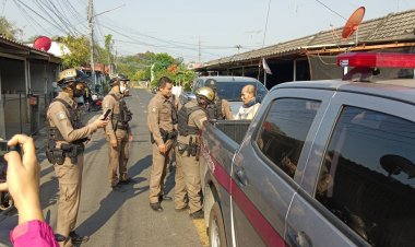 ตำรวจศรีสะเกษรวบหนุ่มป่วยจิตเวชอาละวาดทุบรถชาวบ้านเสียหายยับ