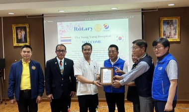 นอภ.ท่าสองยางขอบคุณคณะสโมสรโรตารีฯบริจาคอุปกรณ์ทางการแพทย์รพ.ท่าสองยาง