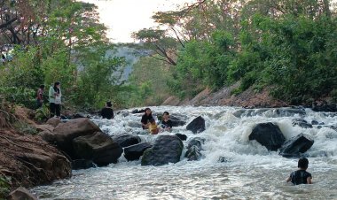ชาวบ้านแห่หาจุดเล่นน้ำดับร้อน น้ำตกขี้แพะเขื่อนมูลบน คนล้นหลามทุกวันหยุด