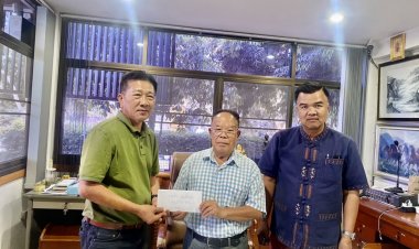 "พ่อเลี้ยงคำ" ท่า 23.วังแก้วมอบเงินสมทบให้สมาคมกู้ภัยนครแม่สอด "ศึกมวยกู้ภัยการกุศล"