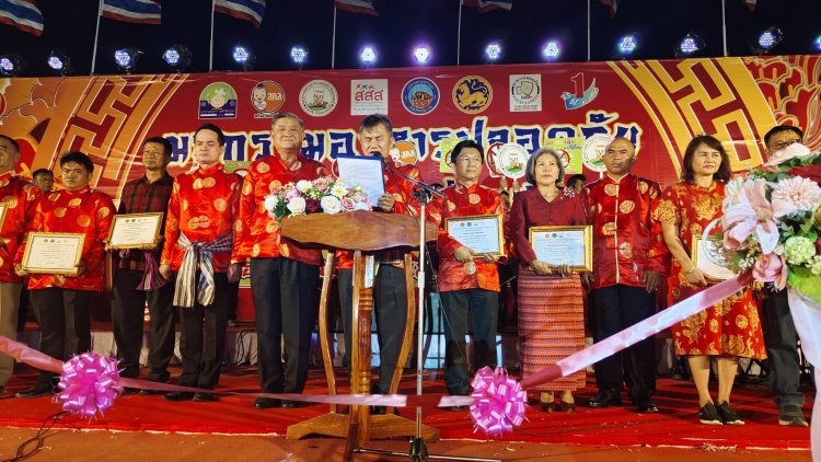 ทต.กำแพงเมืองศรีสะเกษเปิดมหกรรมอาหารปลอดภัยเพื่อสุขภาพประชาชน