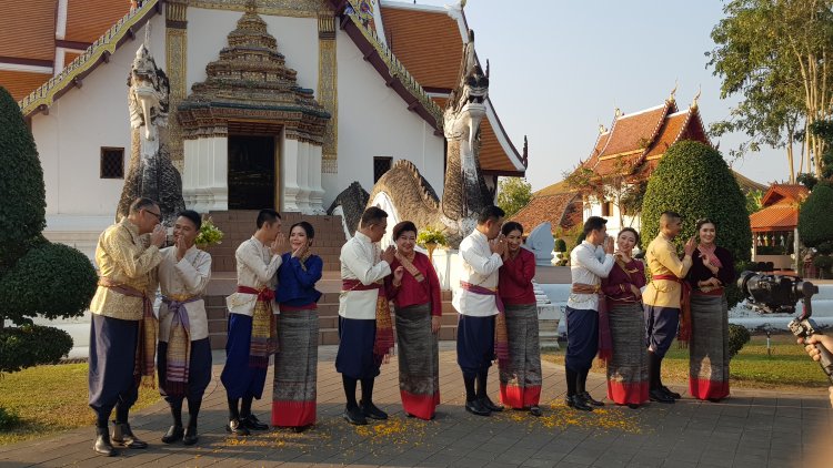วาเลนไทน์น่านหวานซึ้ง 6 คู่รักสมรสโบราณล้านนาตามรอยปู่ม่านย่าม่าน