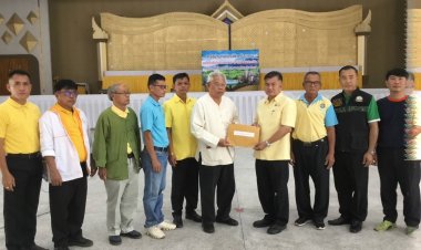 ศรีสะเกษรวมพลคนรักป่าส่งมอบหนังสือให้กำลังใจขรก.ปกป้องผื่นป่าเขาใหญ่