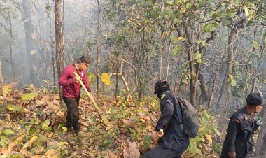 นอภ.ท่าสองยางลุยตรวจสอบจุด Hotspot 3 จุด ต.แม่หละสั่งทำแนวกันไฟป่า