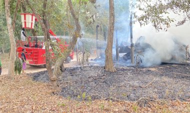 ระทึก!ไฟไหม้กุฎิพระวัดป่าบ้านเหล่าขวาวอำนาจเจริญวอดทั้งหลัง