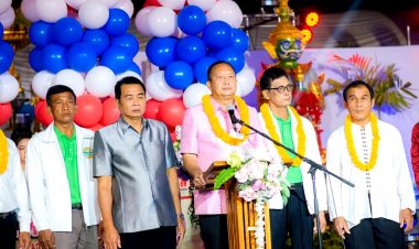 พาเที่ยวงานวัดพิจิตรที่สายมูห้ามพลาดเป็นงานมหกรรมรวมพลคนโชคดีจ้างลิเกรำทำการแสดงแก้บน