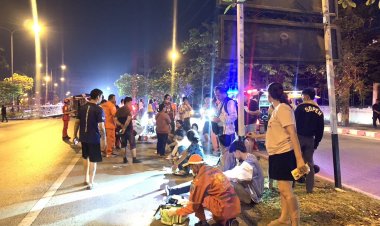 สลด!รถทัวร์สองชั้นพลิกคว่ำมีผู้เสียชีวิตทันที 2 ศพ บาดเจ็บ 44 ราย