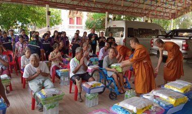 มติใหม่แห่งการเยี่ยมผู้ป่วยติดเตียง นอกจากมอบเวชภัณฑ์ ยังแสดงธรรมะ สวดมนต์ให้พรด้วย