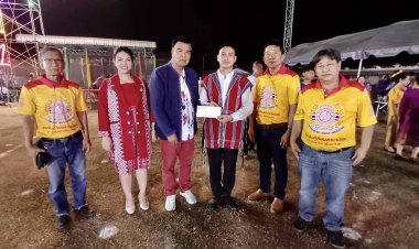 "ผู้ใหญ่ หมีแม่สอด- พร พุทธชาด"มอบสิ่งของสนับสนุนงานกาชาดอำเภอท่าสองยาง