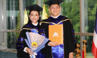 'ดร.พีรวัฒน์ เทพสุวรรณ' ควงศรีภรรยา 'ดร.ศิริพงศ์ พงษ์อารีย์ ' เข้ารับปริญญา กิตติมศักดิ์ จาก UIPM
