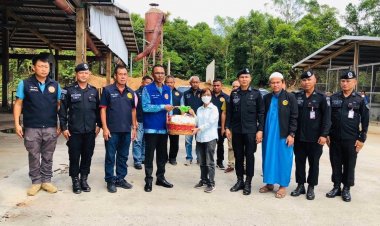 ผู้ว่าฯ นราธิวาส ลงพื้นที่ช่วยเหลือเหยื่อถูกคนร้ายวางเพลิงหลายจุดธุรกิจเสียหายยับ