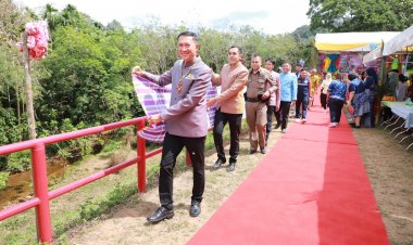 นราธิวาส เปิดตลาดผ้าทอ พลังหัตถศิลป์ สร้างสรรค์อีสานชายแดนใต้