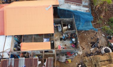 พายุฤดูร้อนถล่มพิมายโค่นเสาไฟล้มขวางถนน บ้านเรือนพังกว่า 20 หลังคาเรือน