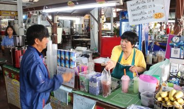 น้ำแตงโมปั่นคลายร้อน แม่ค้าพ่อค้าขอนแก่นขายดียันไม่ปรับราคาตามวัตถุดิบพุ่ง