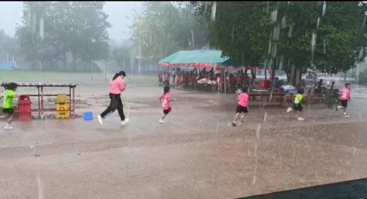 ฝนกระหน่ำน้ำป่าไหลหลากท่วมฉับพลัน 4 อำเภอเมืองแปดริ้ว