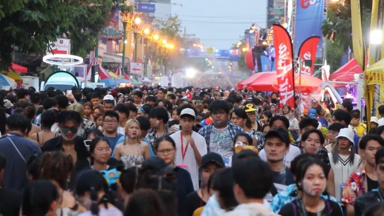 สาดสนั่นเล่นน้ำสงกรานต์ขอนแก่น เริ่ม 1-21 เม.ย.กระตุ้นท่องเที่ยวกลับมาคึกคัก
